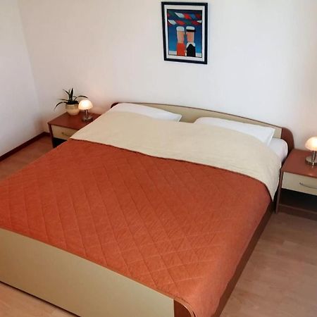 Apartments Borovina Бол Экстерьер фото