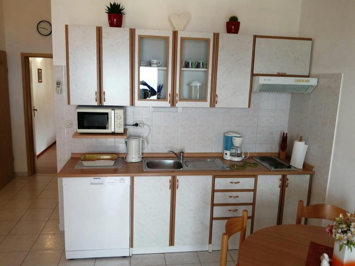 Apartments Borovina Бол Экстерьер фото